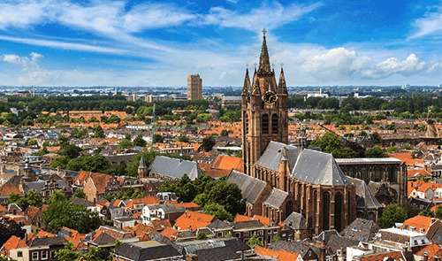 bird's eye view of the old church delft